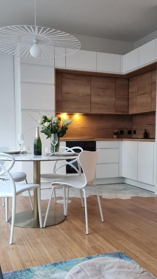 Au 53, Sous Le Chartil Apartman Reims Kültér fotó