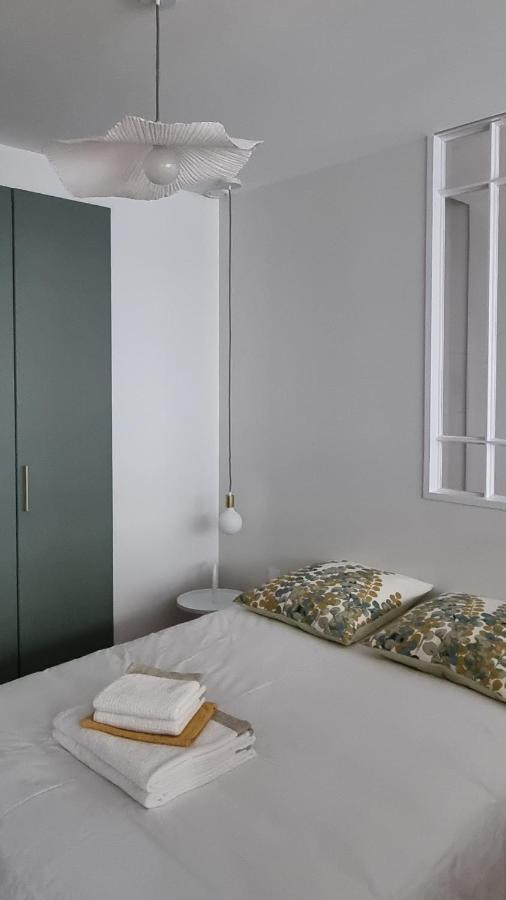 Au 53, Sous Le Chartil Apartman Reims Kültér fotó